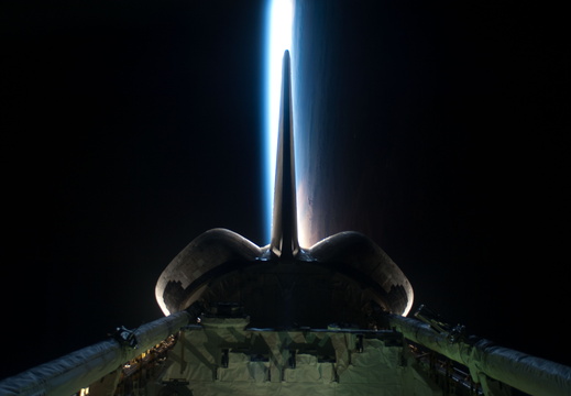 STS127-E-12584