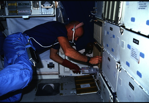 STS051F-11-013