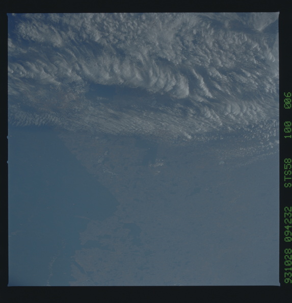 STS058-100-006.jpg