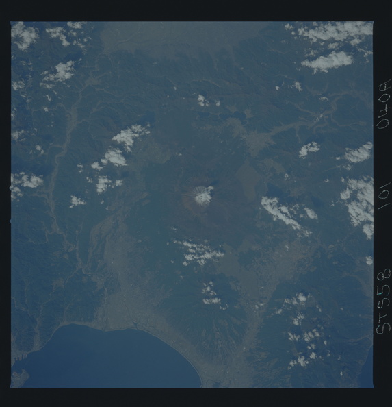 STS058-101-040A.jpg