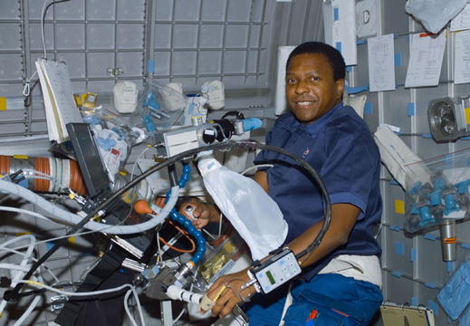 STS107-E-05063