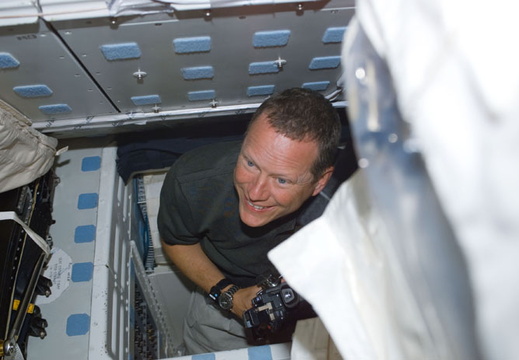 STS107-E-05066
