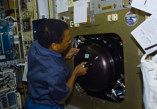 STS107-E-05145