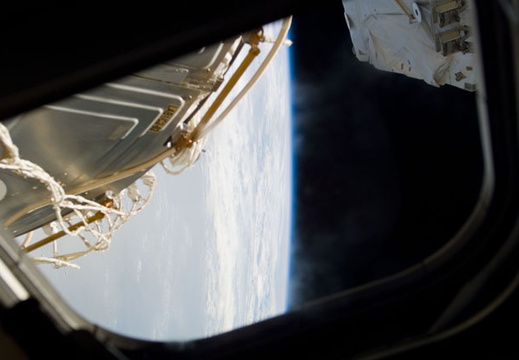STS111-E-05075