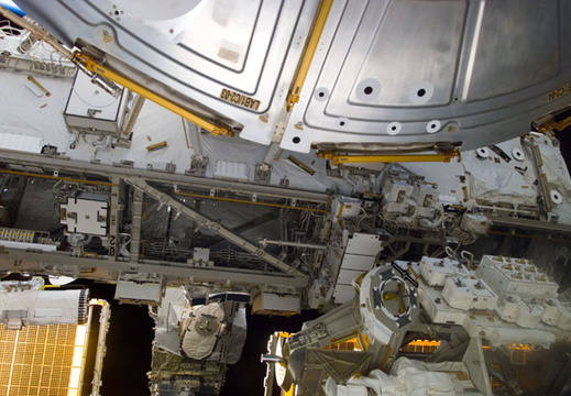 STS111-E-05146