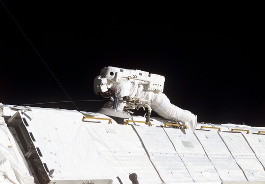 STS112-E-05106