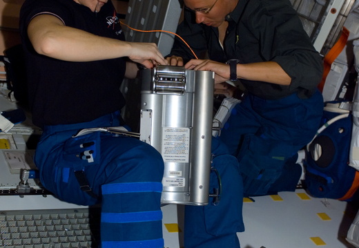 STS112-E-05165