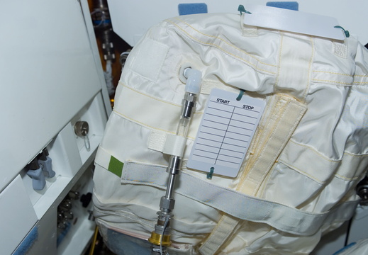 STS112-E-05186