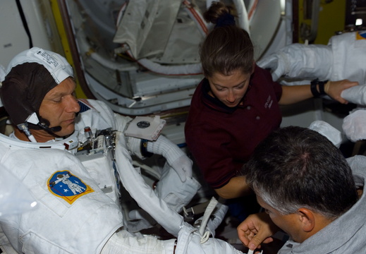 STS112-E-05248