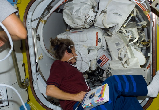 STS112-E-05251