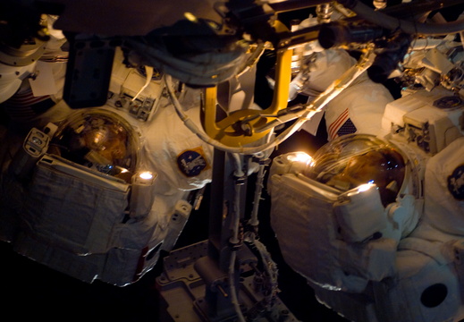 STS112-E-05298