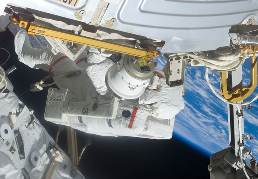 STS112-E-05313
