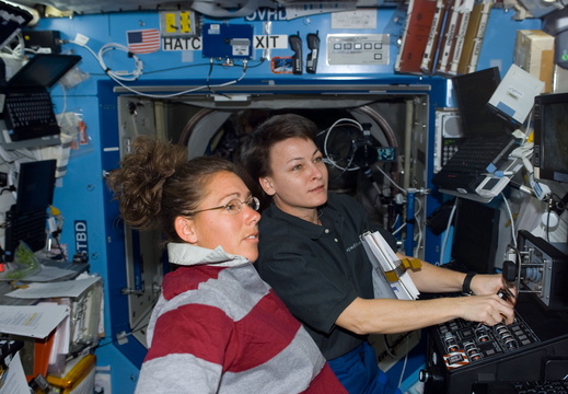 STS112-E-05507
