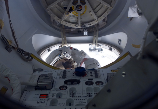 STS112-E-05518