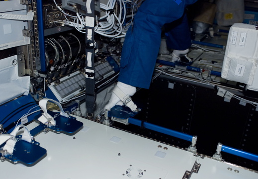 STS112-E-06084