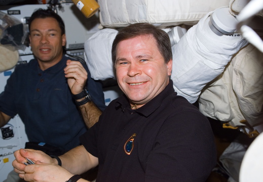 STS113-E-05013