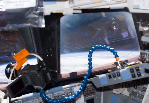 STS113-E-05016