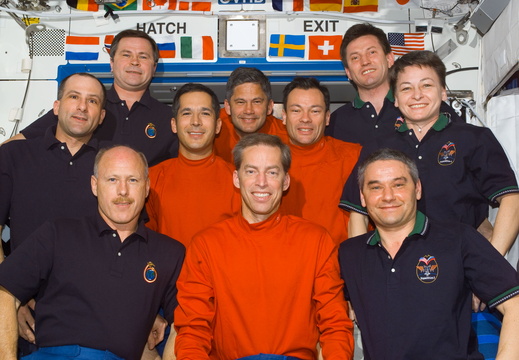 STS113-E-05226
