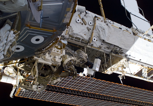 STS114-E-05983