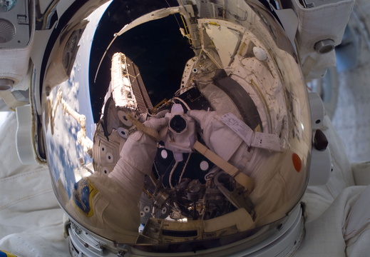STS114-E-05991