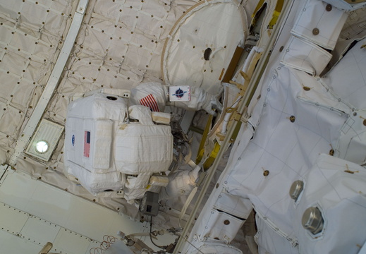 STS114-E-05998