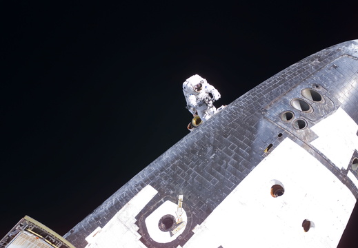 STS114-E-06220