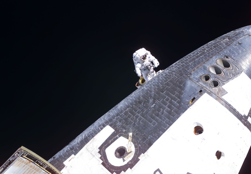 STS114-E-06221