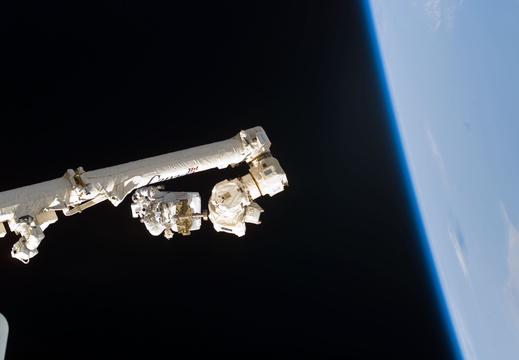 STS114-E-06263