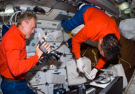 STS114-E-07001