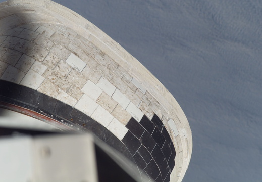 STS115-E-05108