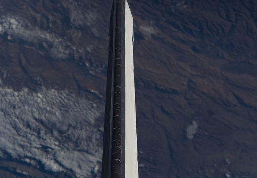 STS115-E-05118