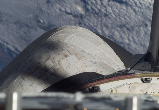 STS115-E-05123