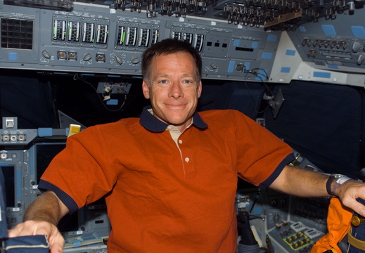STS115-E-05301
