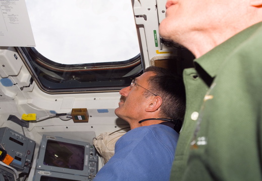 STS115-E-05309
