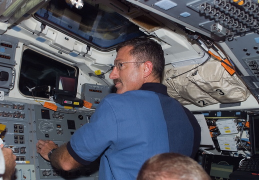 STS115-E-05317