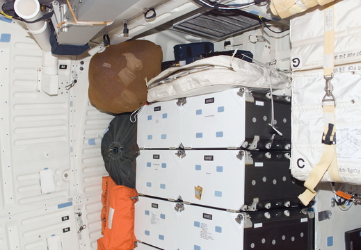 STS115-E-05327