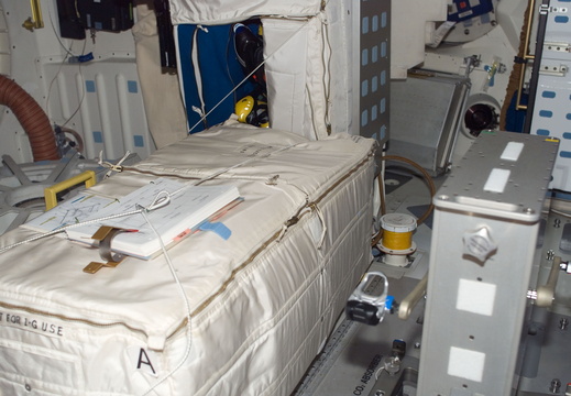STS115-E-05340