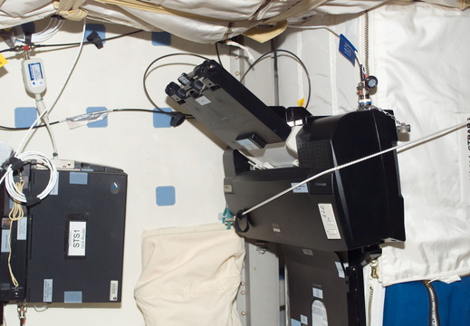 STS115-E-05342