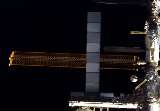 STS115-E-05359