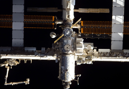 STS115-E-05364