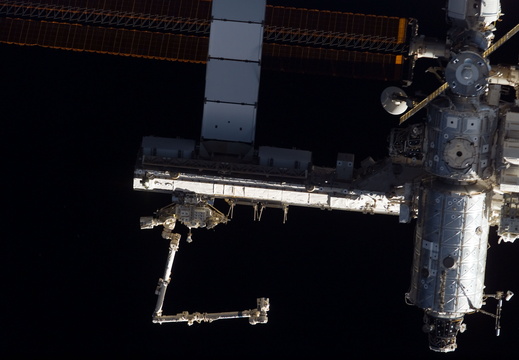STS115-E-05366