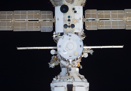 STS115-E-05386