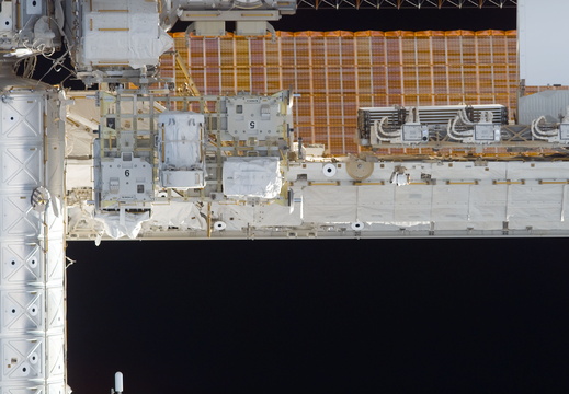 STS115-E-05397