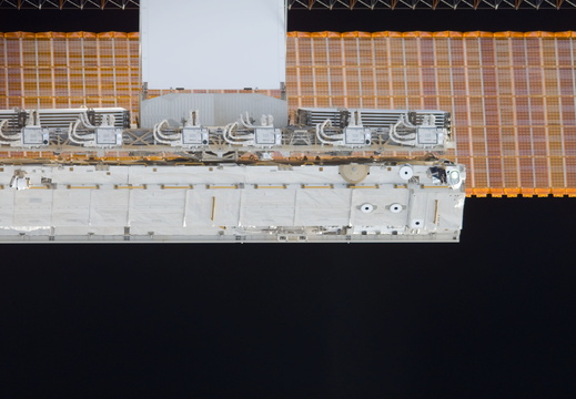 STS115-E-05398