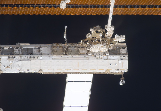STS115-E-05414