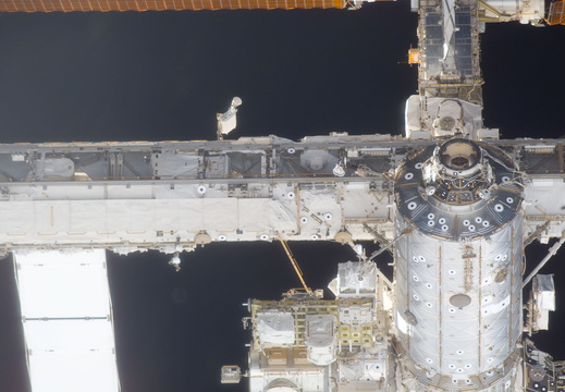 STS115-E-05415