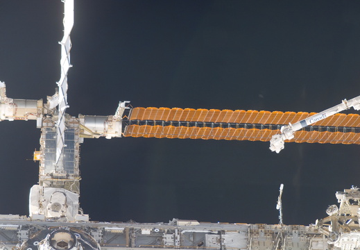 STS115-E-05420
