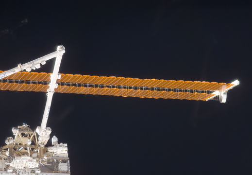 STS115-E-05422