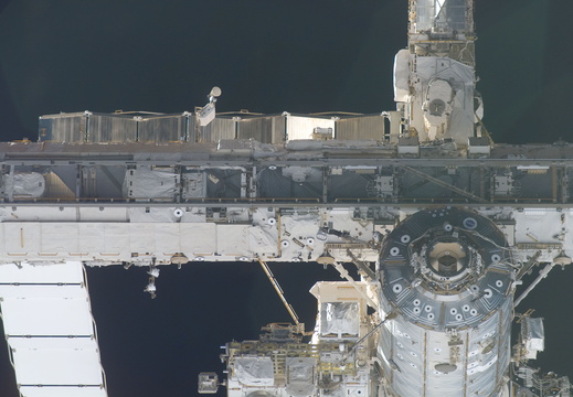 STS115-E-05428