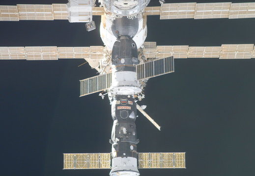 STS115-E-05432
